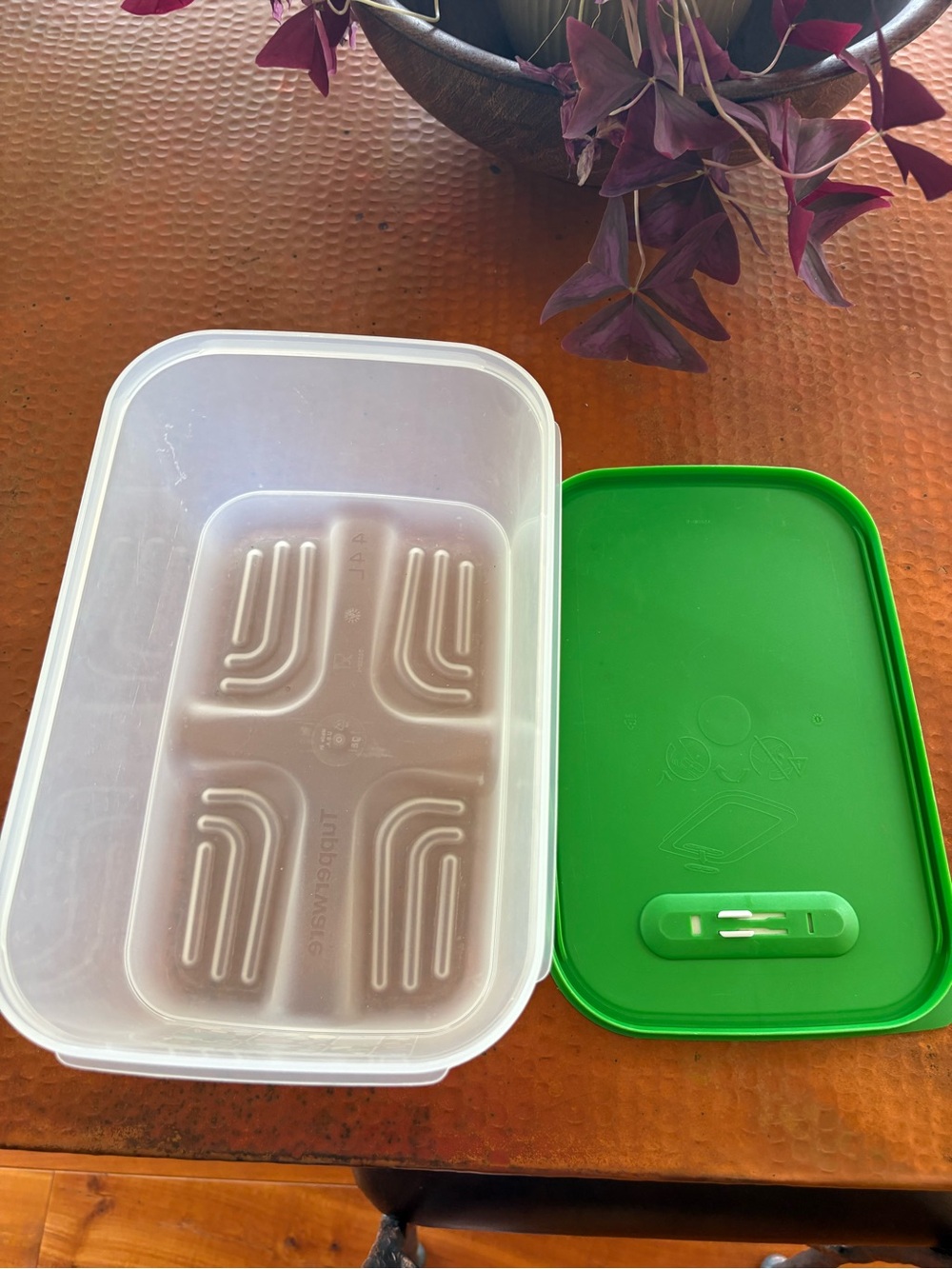 Tupperware Produce Storage Smart FridgeSmart Green Lid Food Storage Container - Picture 8 of 11